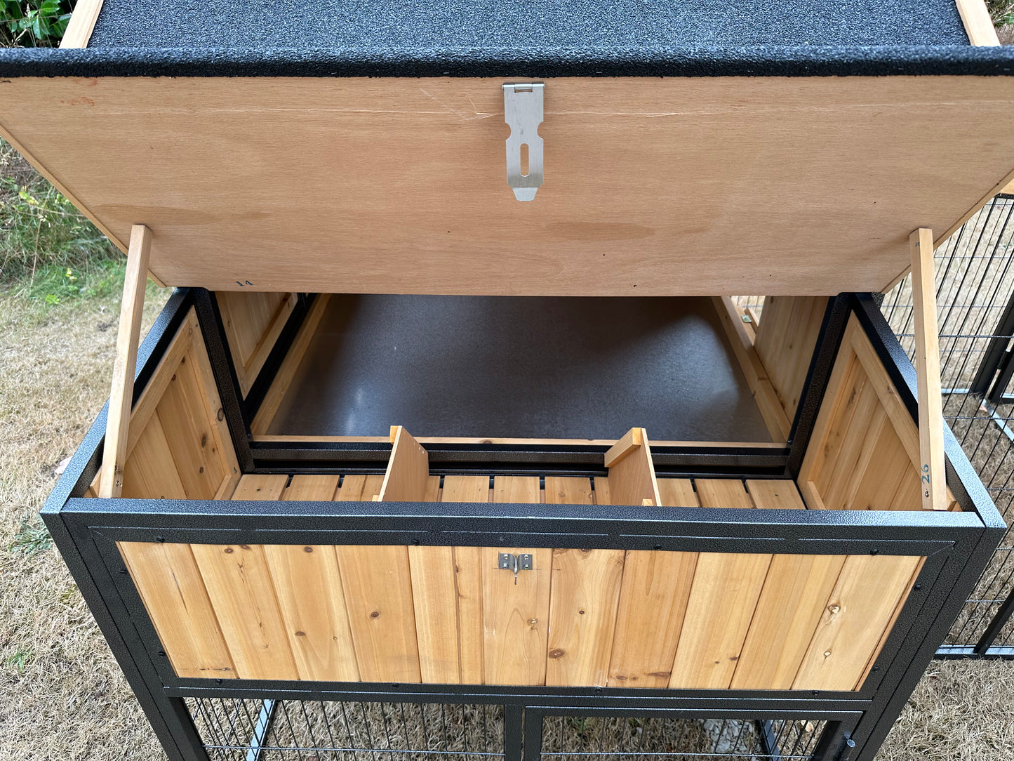 NEW-METAL Cottage Coop.  in-stock