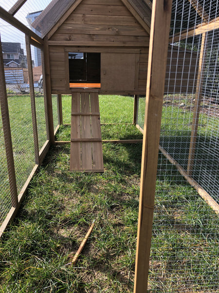 KONA COOP for 6-8 Hens